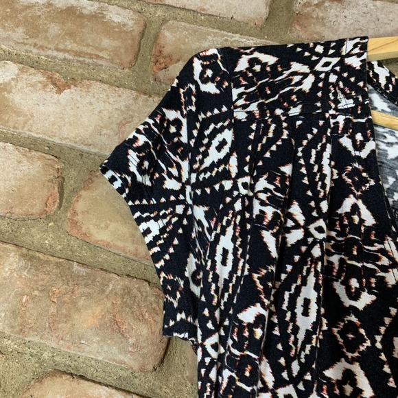 Banana Republic - Cap Sleeved Wrap Dress - Size Small - Black Aztec Pattern - Picture 9 of 13